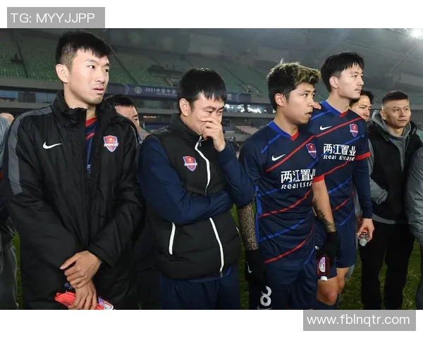 重庆羽毛球队团队协作引发热议球员间默契与配合的争议探讨 重庆羽毛球队团队协作引发热议球员间默契与配合的争议探讨